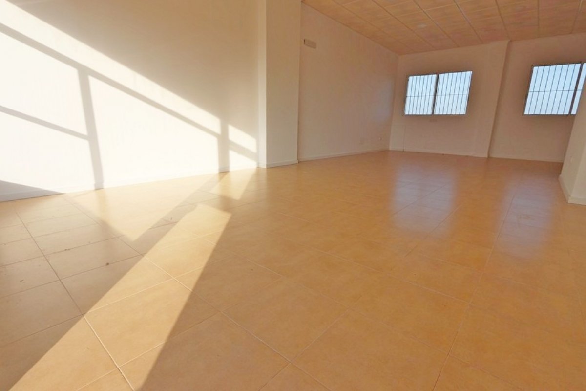 Liikekiinteistö Alicante, Espanja 65 m2 No. 80824