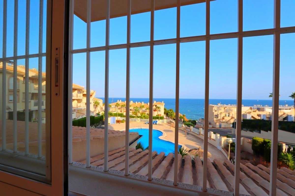 Liikekiinteistö Alicante, Espanja 65 m2 No. 80824
