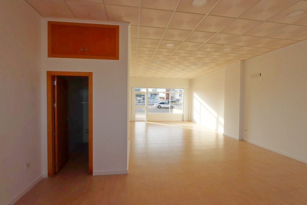 Liikekiinteistö Alicante, Espanja 65 m2 No. 80824