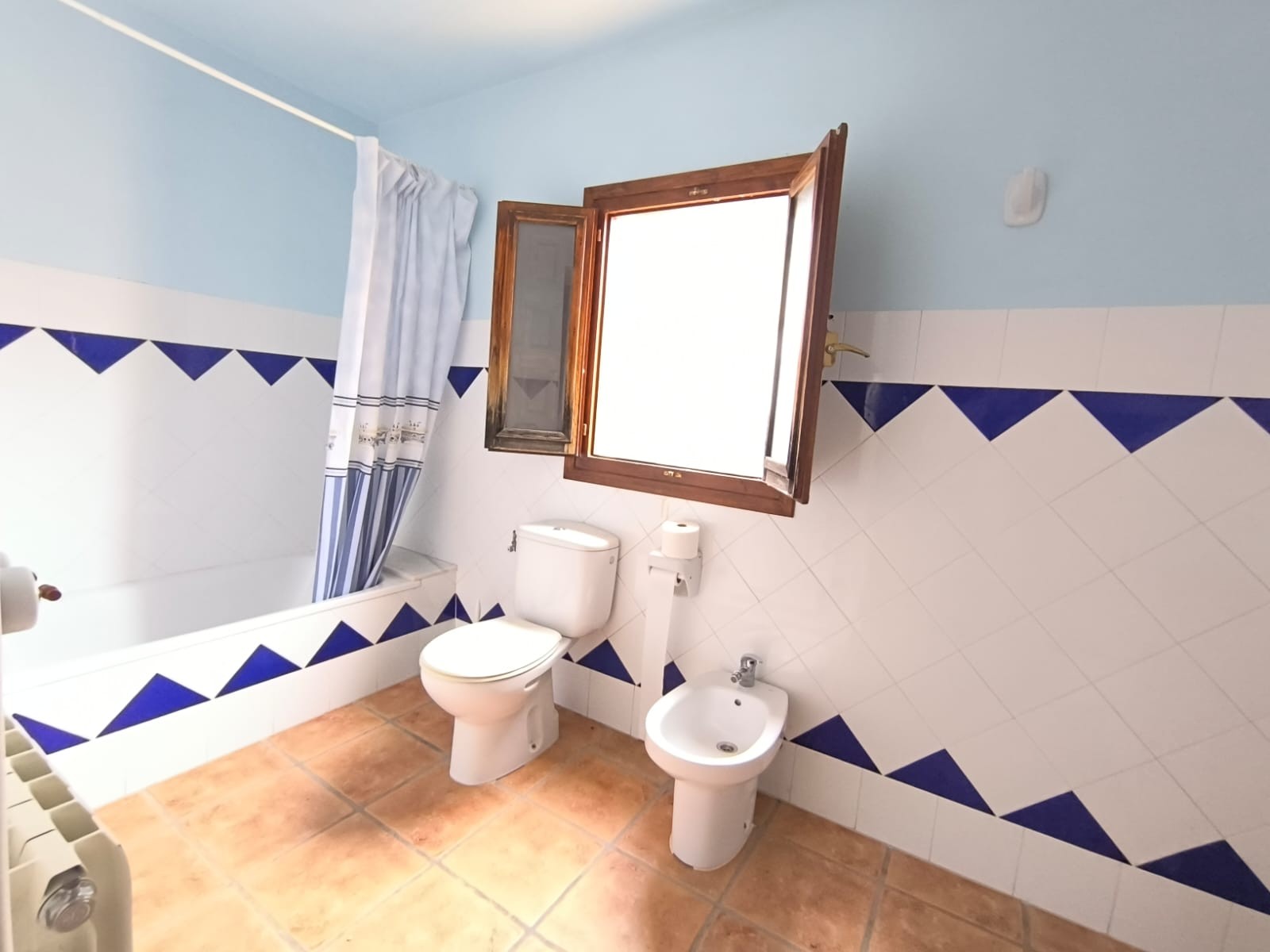 Gewerbeimmobilien in Banyeres de Mariola, Alicante, Spanien 22 Schlafzimmer, 1700 m2 Nr. 160952
