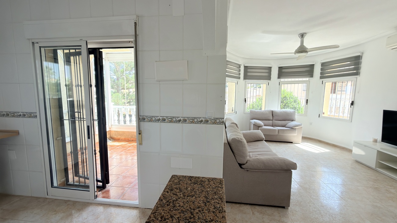 Huvila Villamartin, Alicante, Espanja 3 makuuhuonetta, 184 m2 No. 195983
