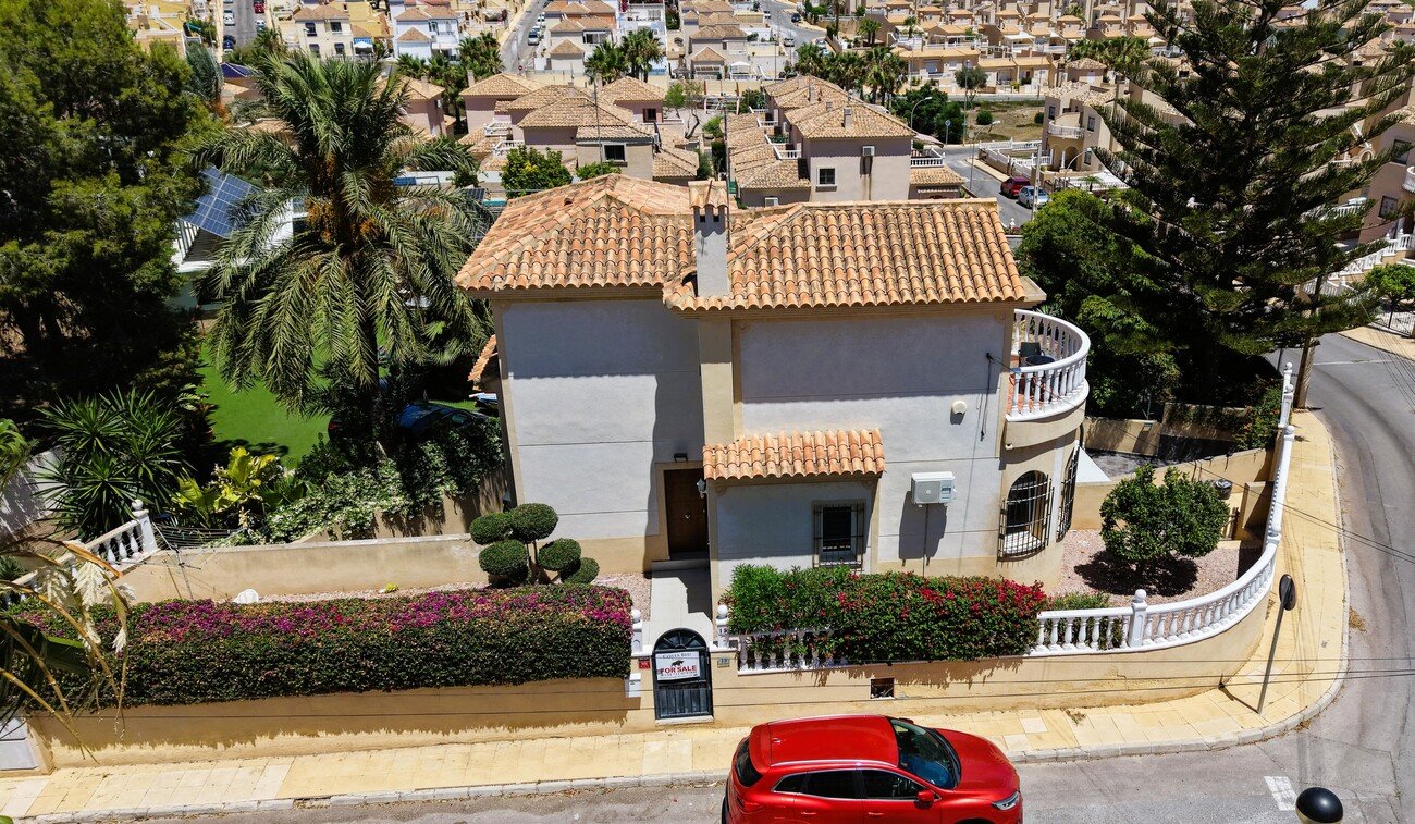 Huvila Villamartin, Alicante, Espanja 3 makuuhuonetta, 184 m2 No. 195983