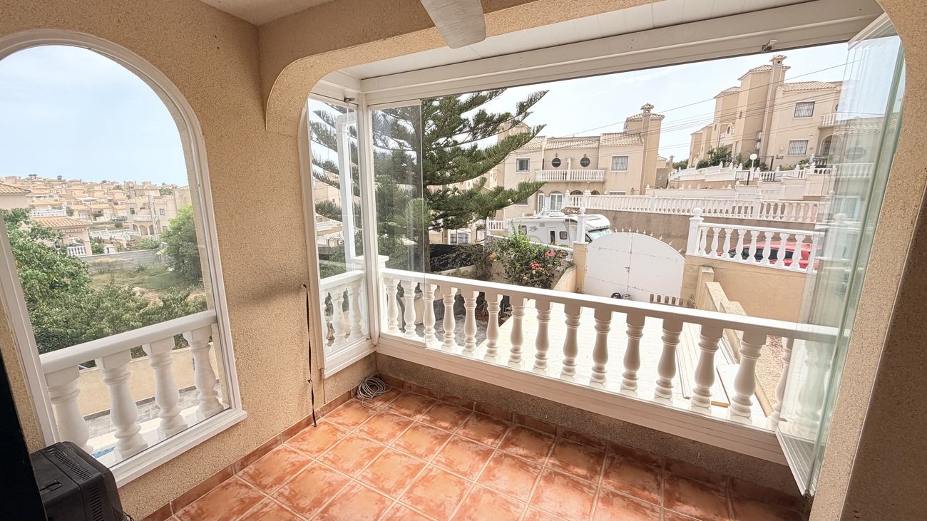 Huvila Villamartin, Alicante, Espanja 3 makuuhuonetta, 184 m2 No. 195983
