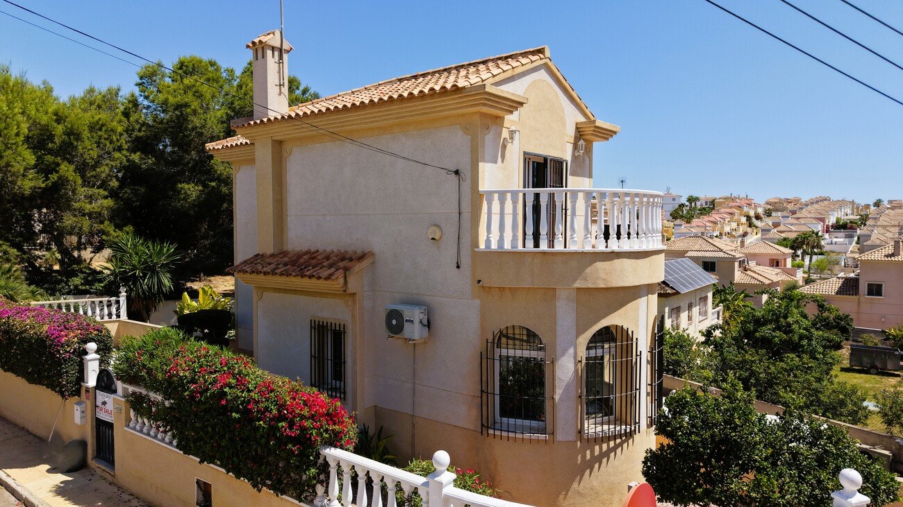 Huvila Villamartin, Alicante, Espanja 3 makuuhuonetta, 184 m2 No. 195983