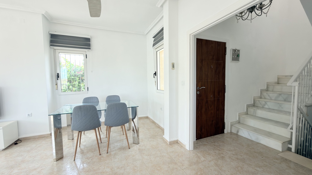 Huvila Villamartin, Alicante, Espanja 3 makuuhuonetta, 184 m2 No. 195983