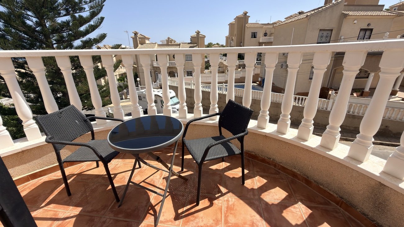 Huvila Villamartin, Alicante, Espanja 3 makuuhuonetta, 184 m2 No. 195983