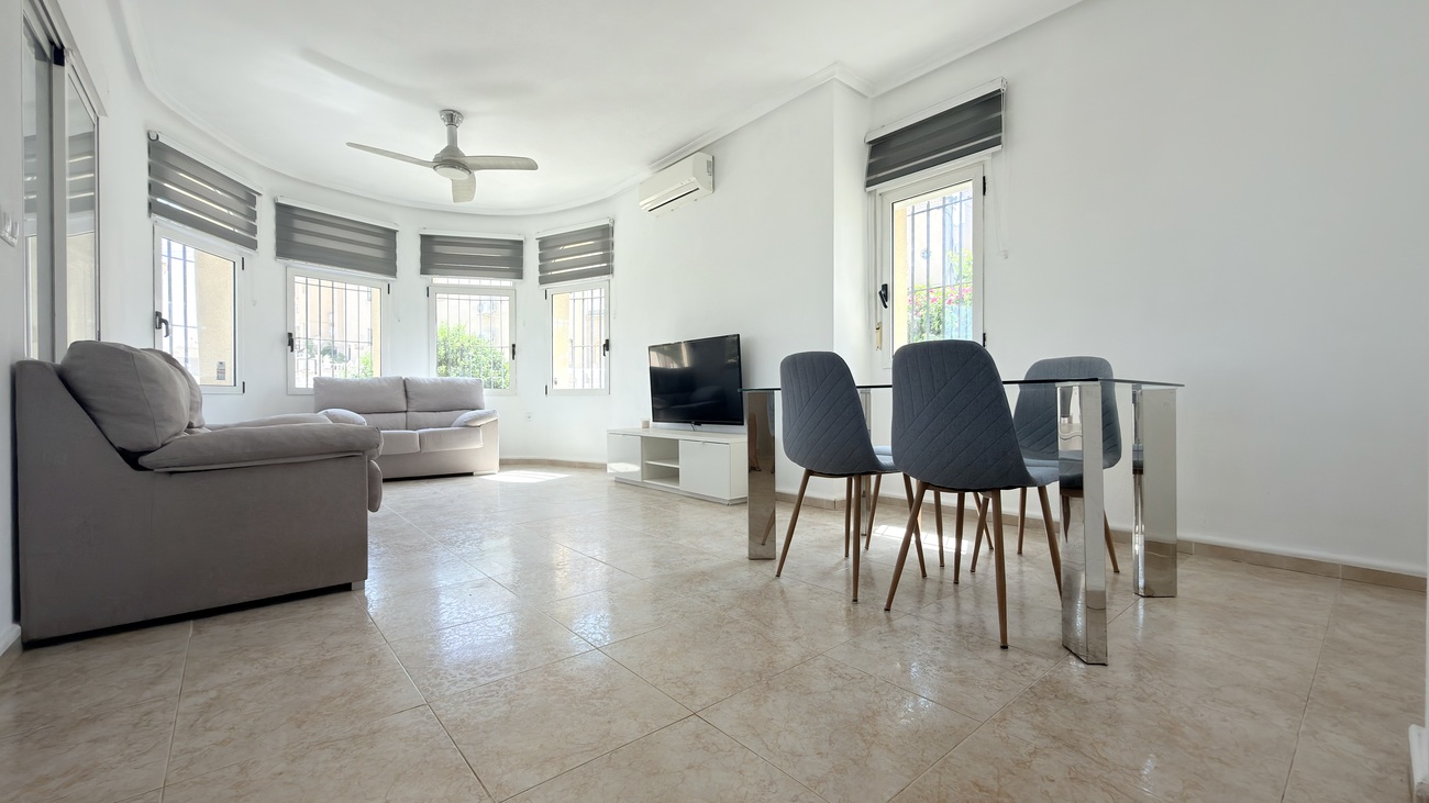 Huvila Villamartin, Alicante, Espanja 3 makuuhuonetta, 184 m2 No. 195983