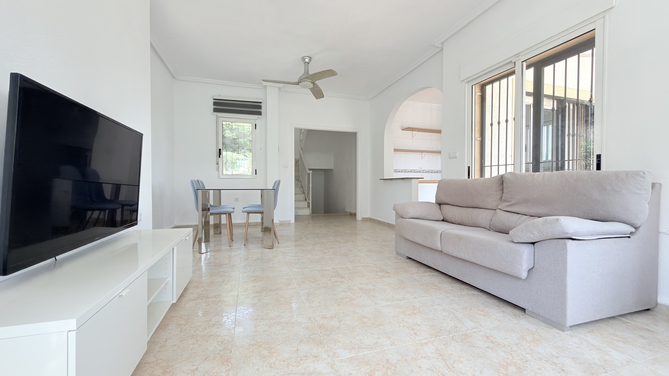 Huvila Villamartin, Alicante, Espanja 3 makuuhuonetta, 184 m2 No. 195983