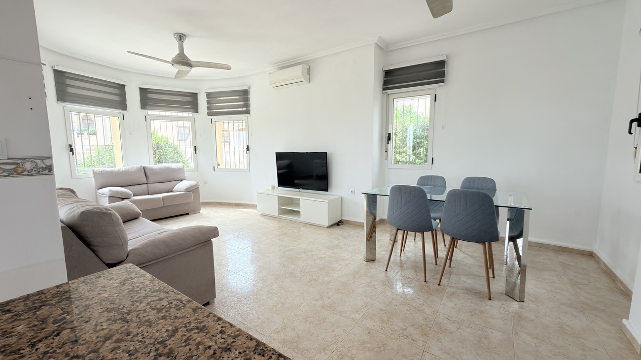 Huvila Villamartin, Alicante, Espanja 3 makuuhuonetta, 184 m2 No. 195983