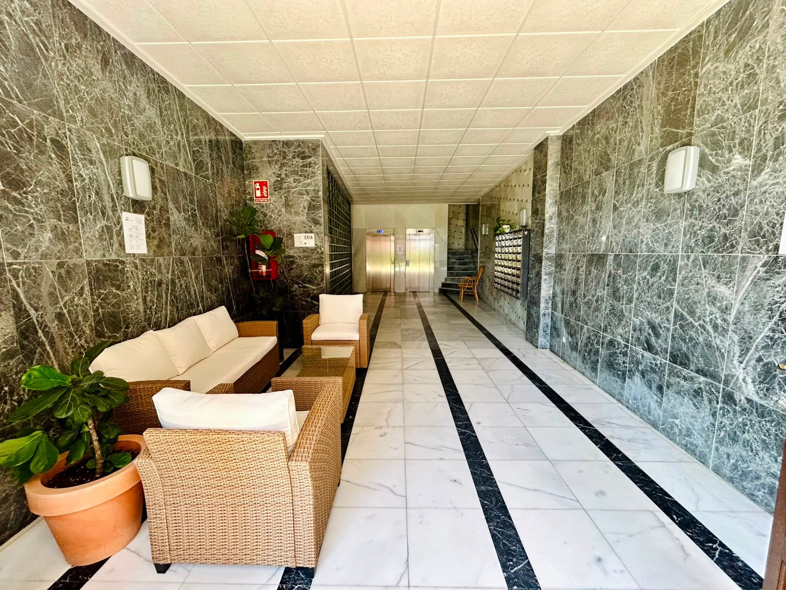 Apartamento en Torrevieja, Alicante, España 3 dormitorios, 93 m2 No. 195985
