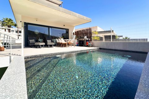 Villa i San Miguel de Salinas, Alicante, Spanien 5 sovrum, 210 kvm. Nr. 195984