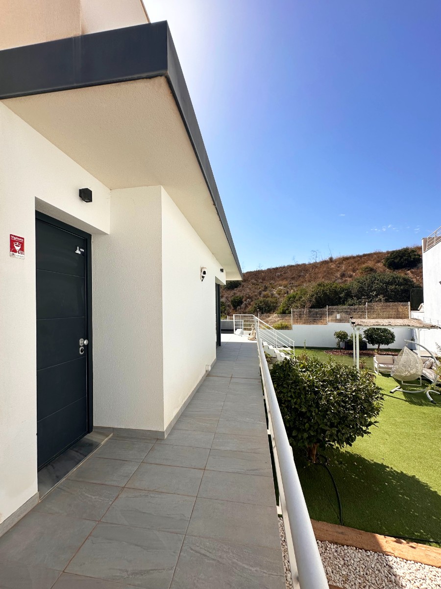 Villa en San Miguel de Salinas, Alicante, España 5 dormitorios, 210 m2 No. 195984