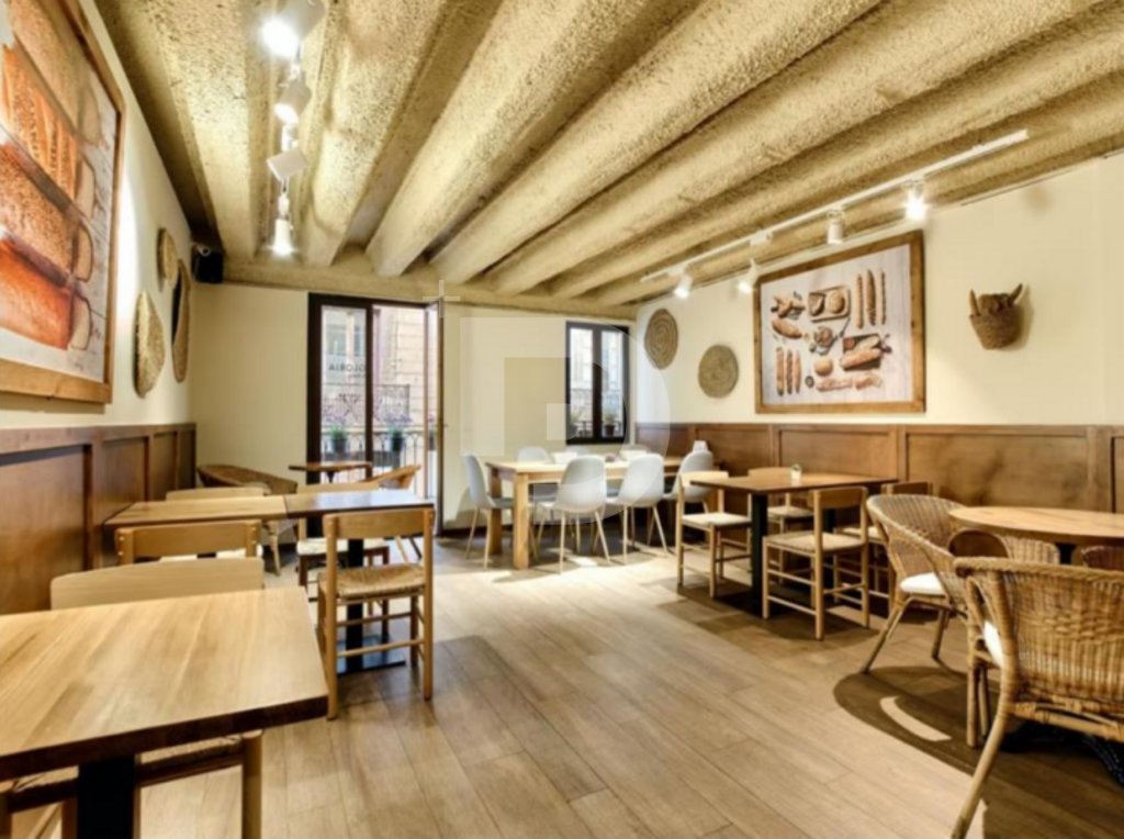Cafetería / restaurante en Ciudad Vieja, Barcelona, España 154 m2 No. 154853