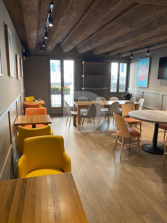 Cafetería / restaurante en Ciudad Vieja, Barcelona, España 154 m2 No. 154853