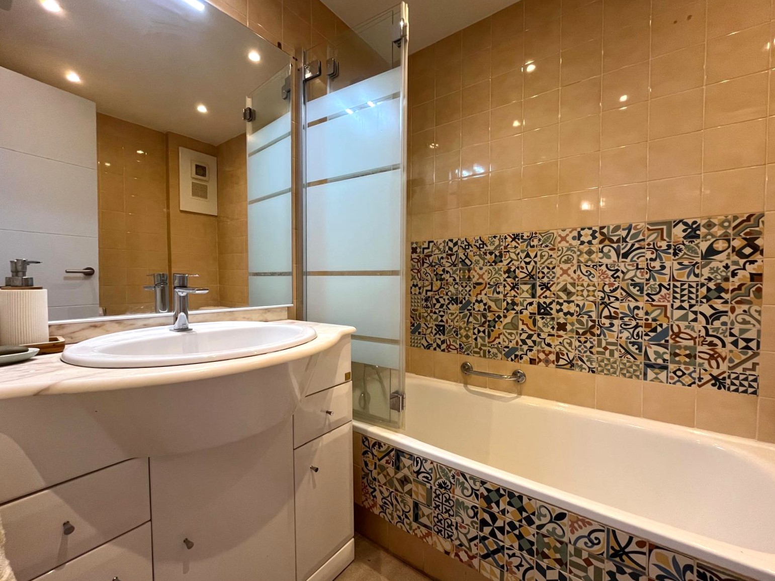 Apartamento en Cala Vinyes, Mallorca, España 2 dormitorios, 85 m2 No. 143989