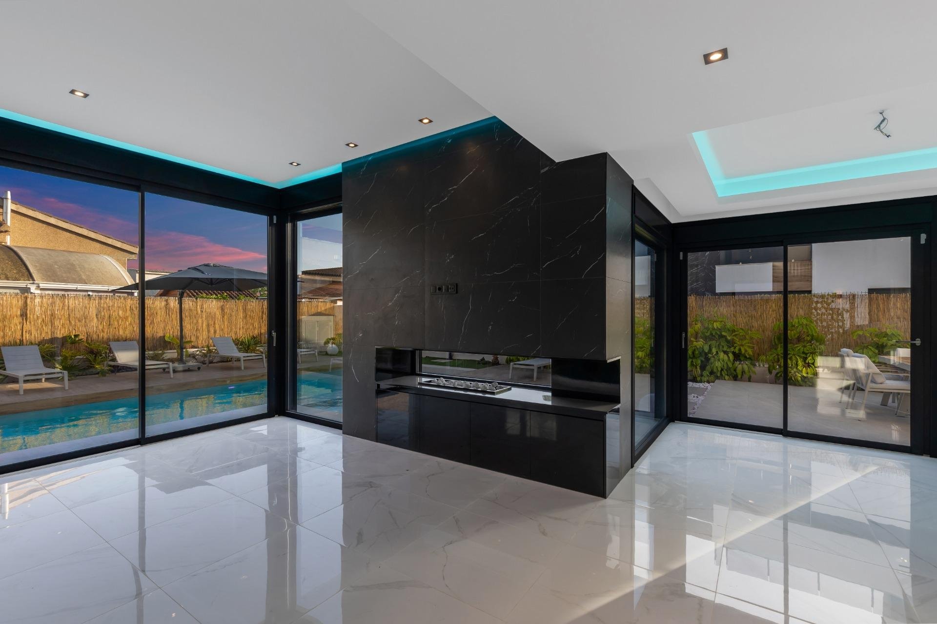 Villa en Torrevieja, Alicante, España 3 dormitorios, 126 m2 No. 195265