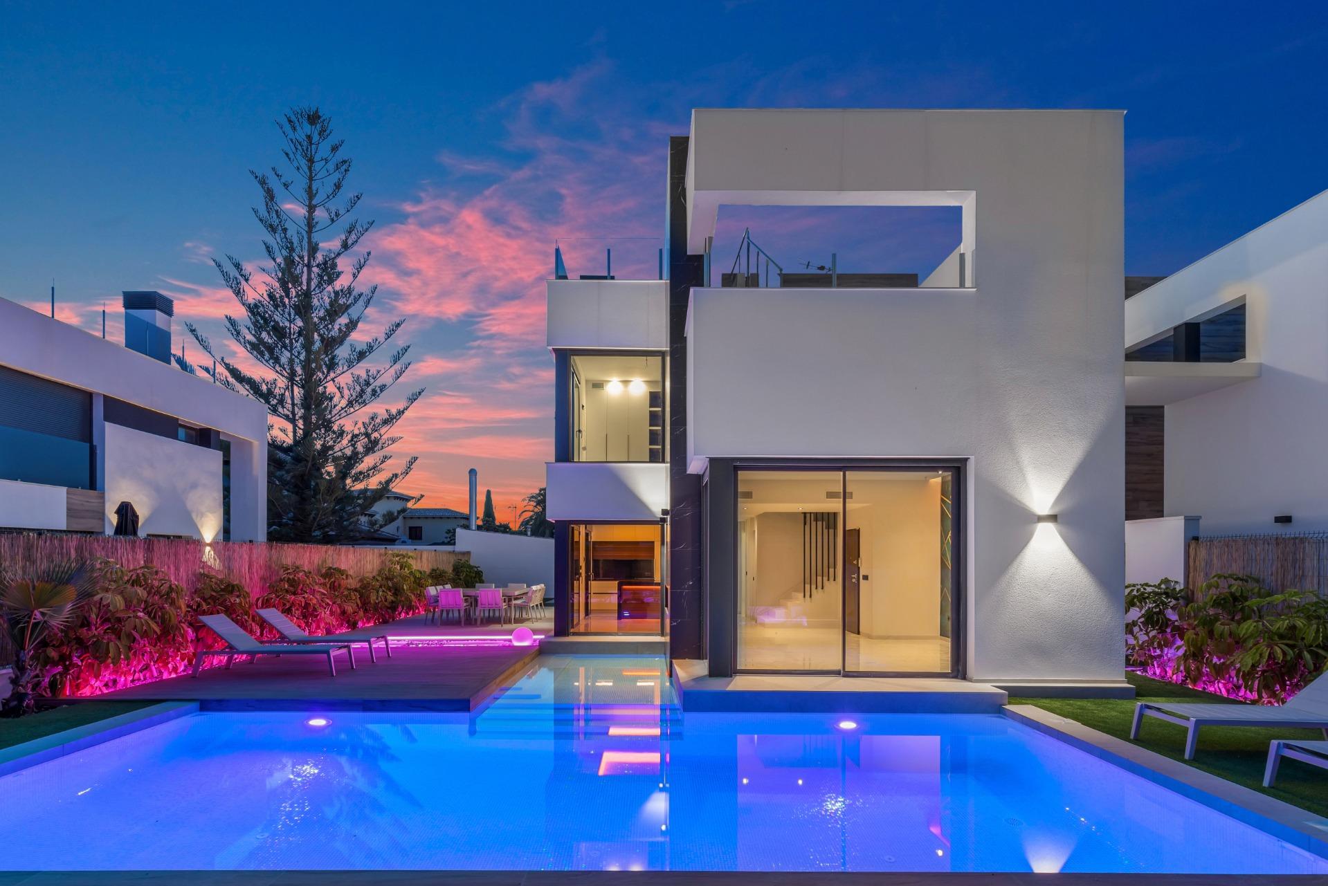 Villa en Torrevieja, Alicante, España 3 dormitorios, 126 m2 No. 195265