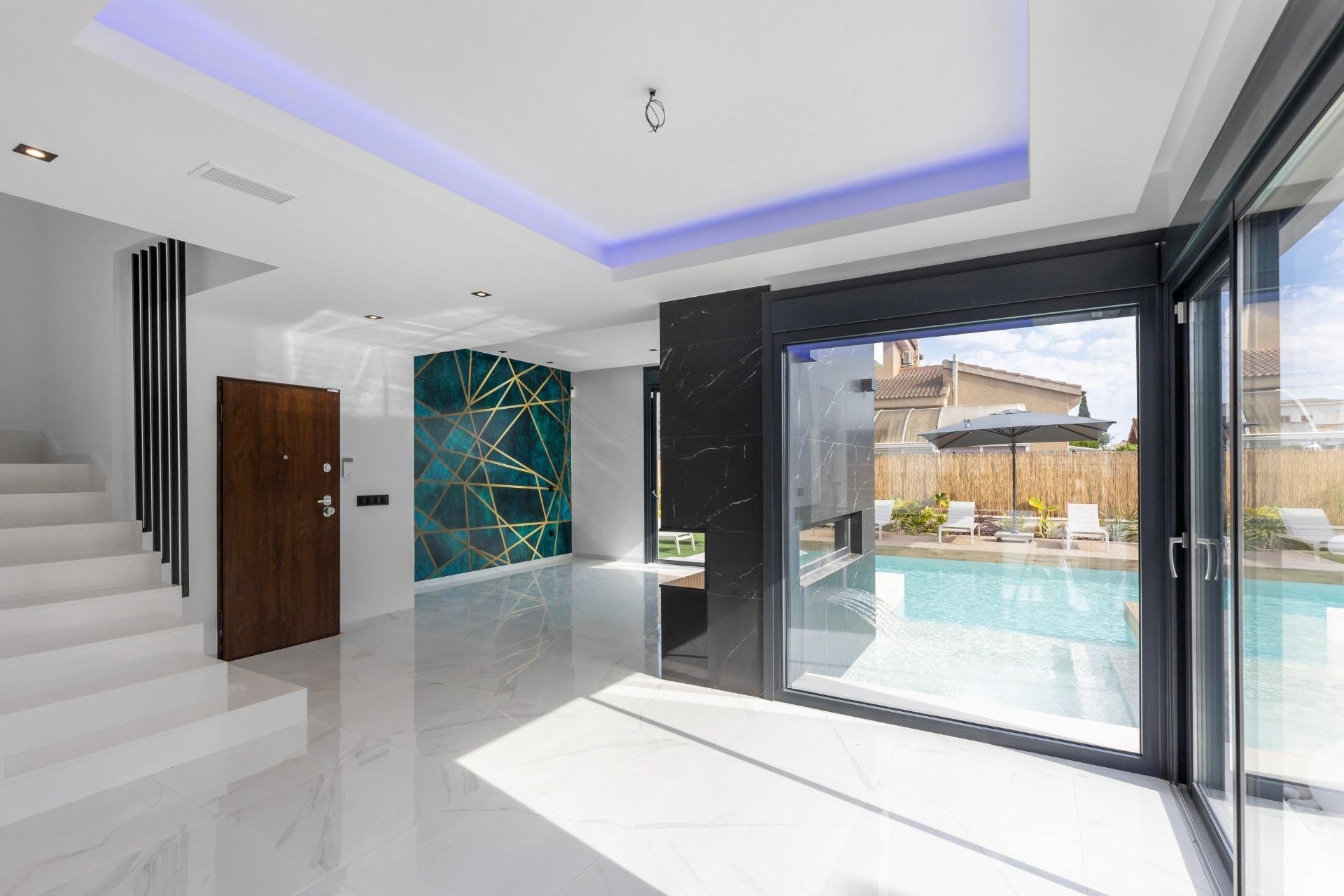 Villa en Torrevieja, Alicante, España 3 dormitorios, 126 m2 No. 195265