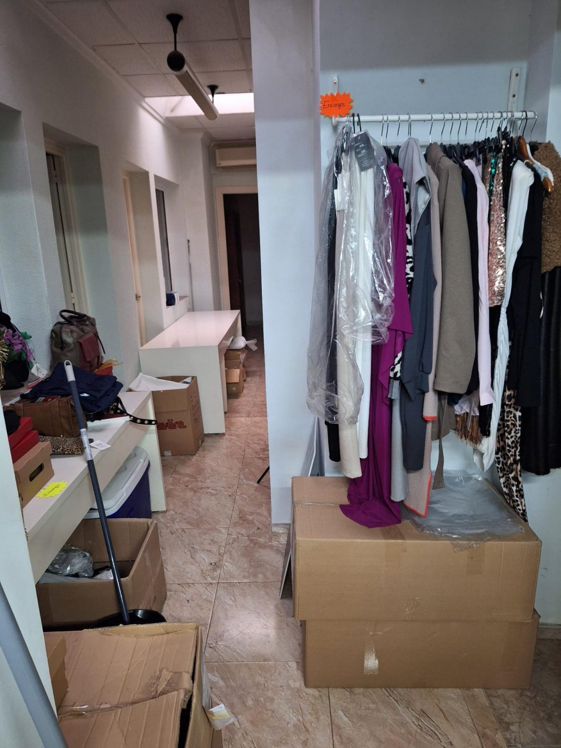 Commercial property à Torrevieja, Alicante, Espagne 5 chambres, 296 m2 No. 119807