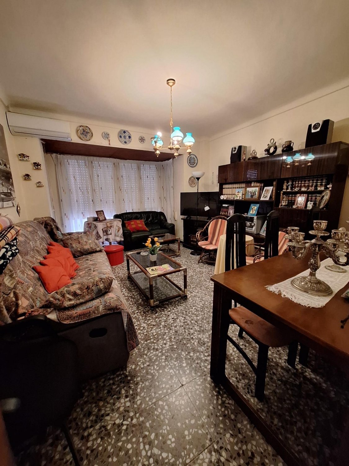 Commercial property à Torrevieja, Alicante, Espagne 5 chambres, 296 m2 No. 119807