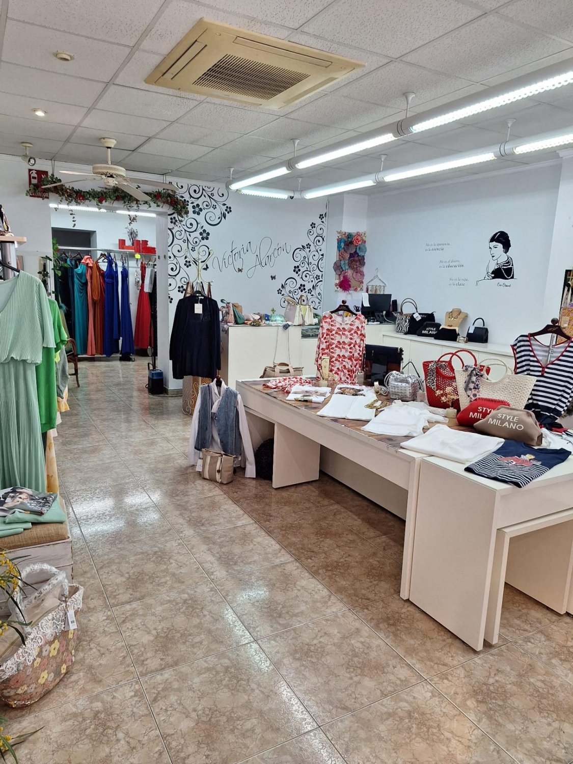 Commercial property à Torrevieja, Alicante, Espagne 5 chambres, 296 m2 No. 119807