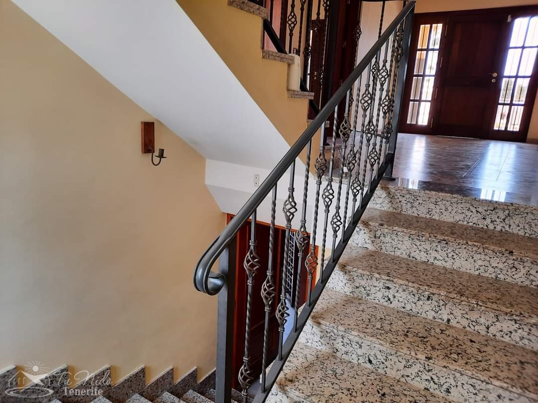 Villa in Las Galletas, Tenerife, Spain 4 bedrooms, 1005 sq.m. No. 69018