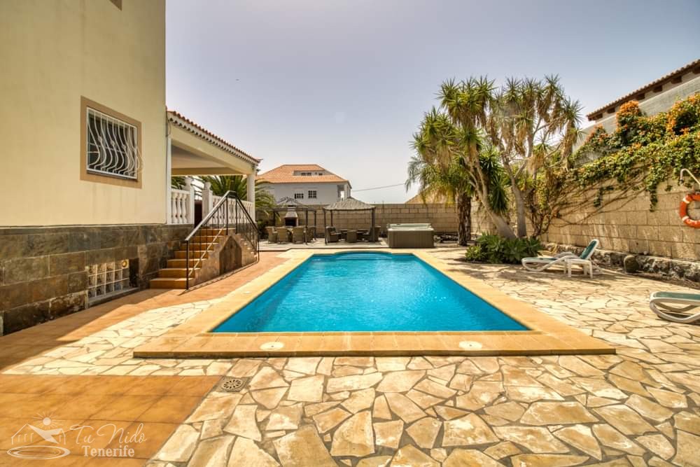 Villa in Las Galletas, Tenerife, Spain 4 bedrooms, 1005 sq.m. No. 69018