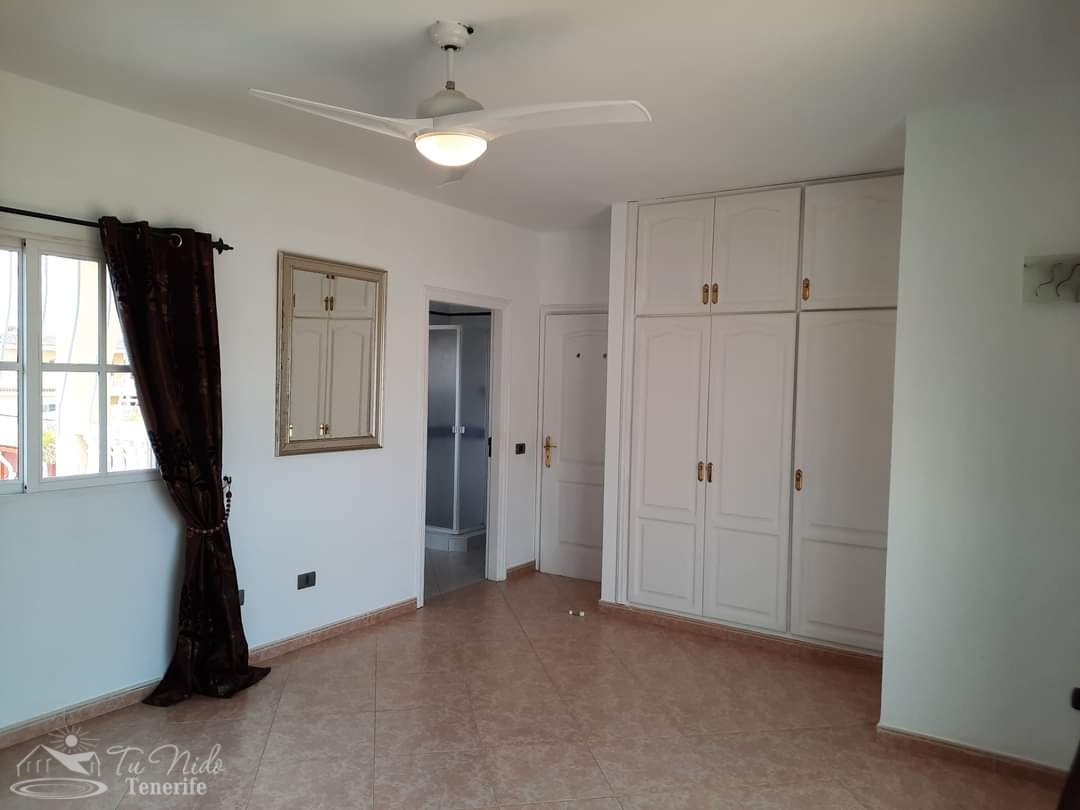 Villa in Las Galletas, Tenerife, Spain 4 bedrooms, 1005 sq.m. No. 69018