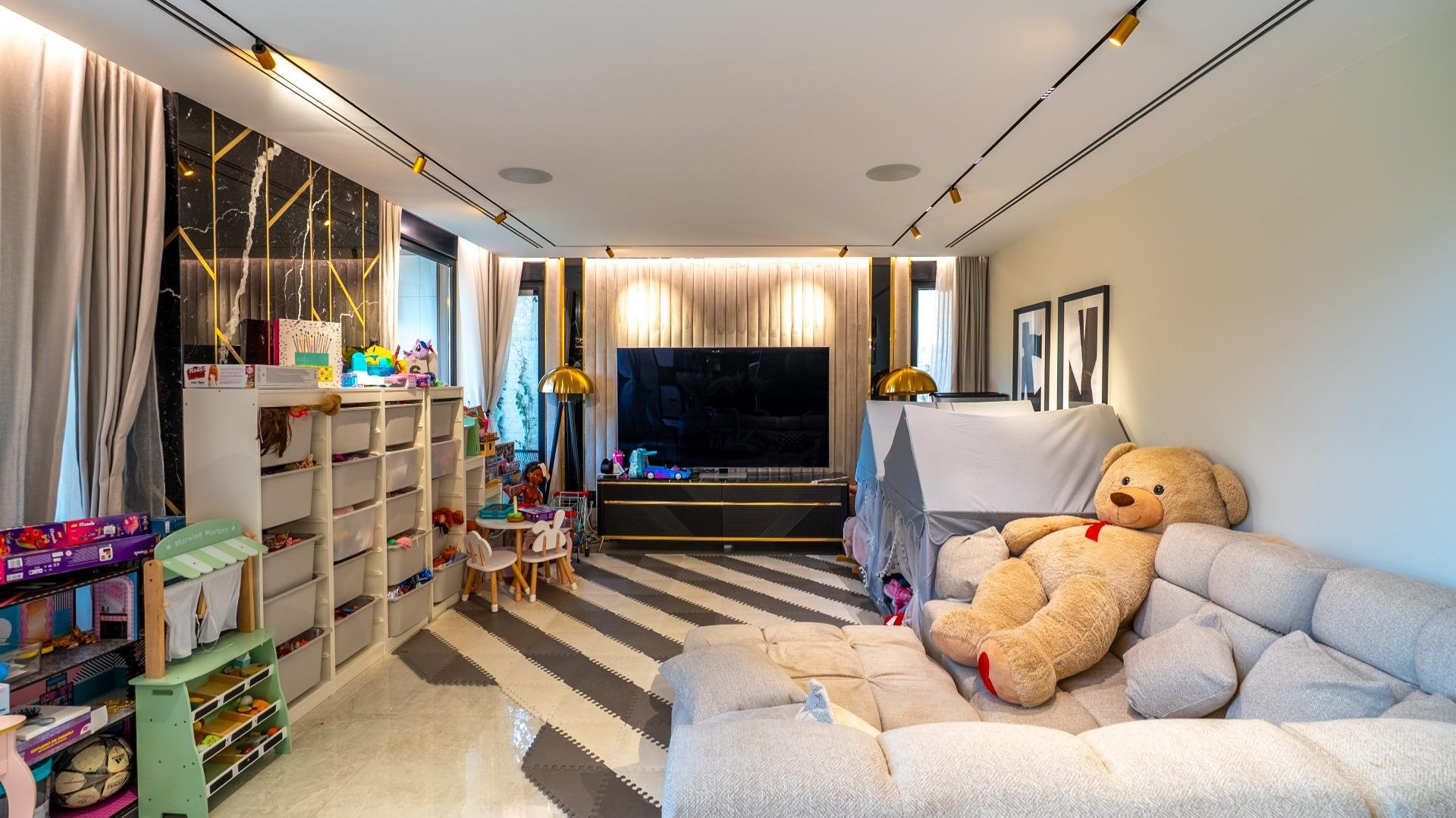 Huvila Pozuelo de Alarcon, Madrid, Espanja 4 makuuhuonetta, 435 m2 No. 168890