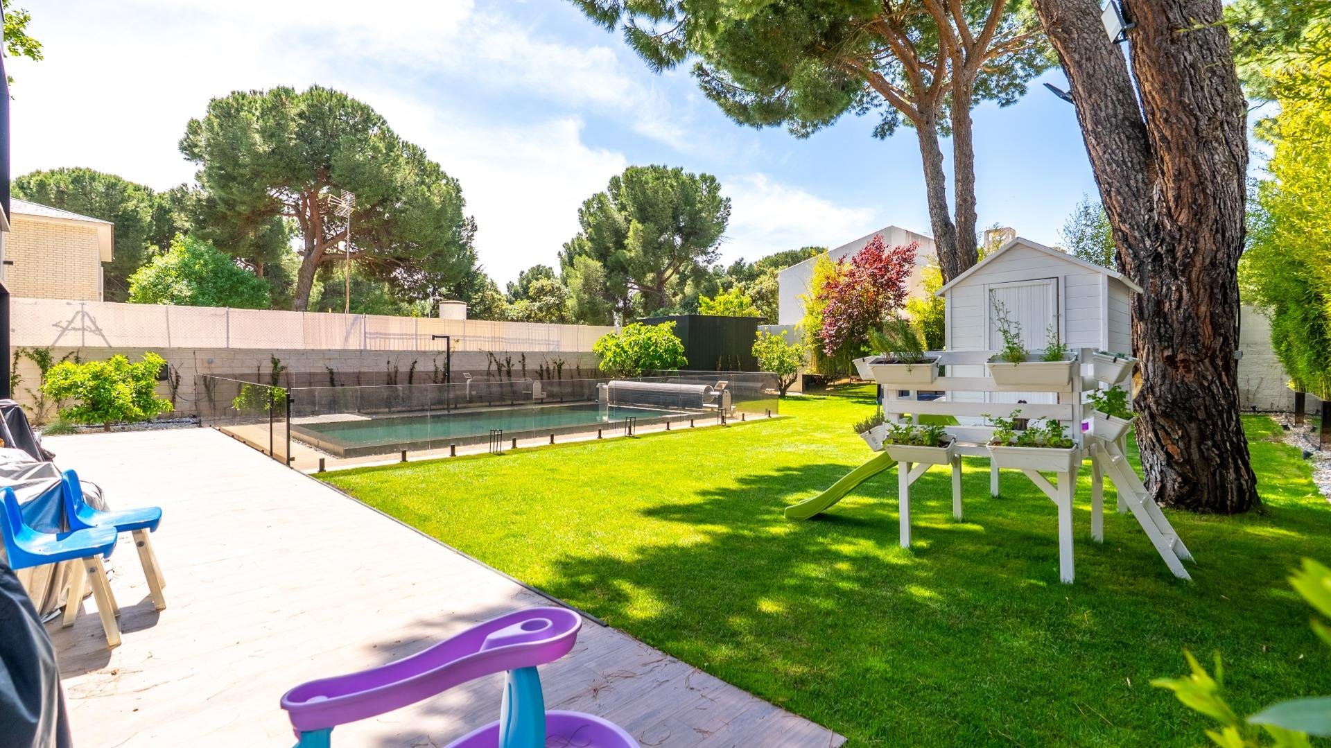 Huvila Pozuelo de Alarcon, Madrid, Espanja 4 makuuhuonetta, 435 m2 No. 168890
