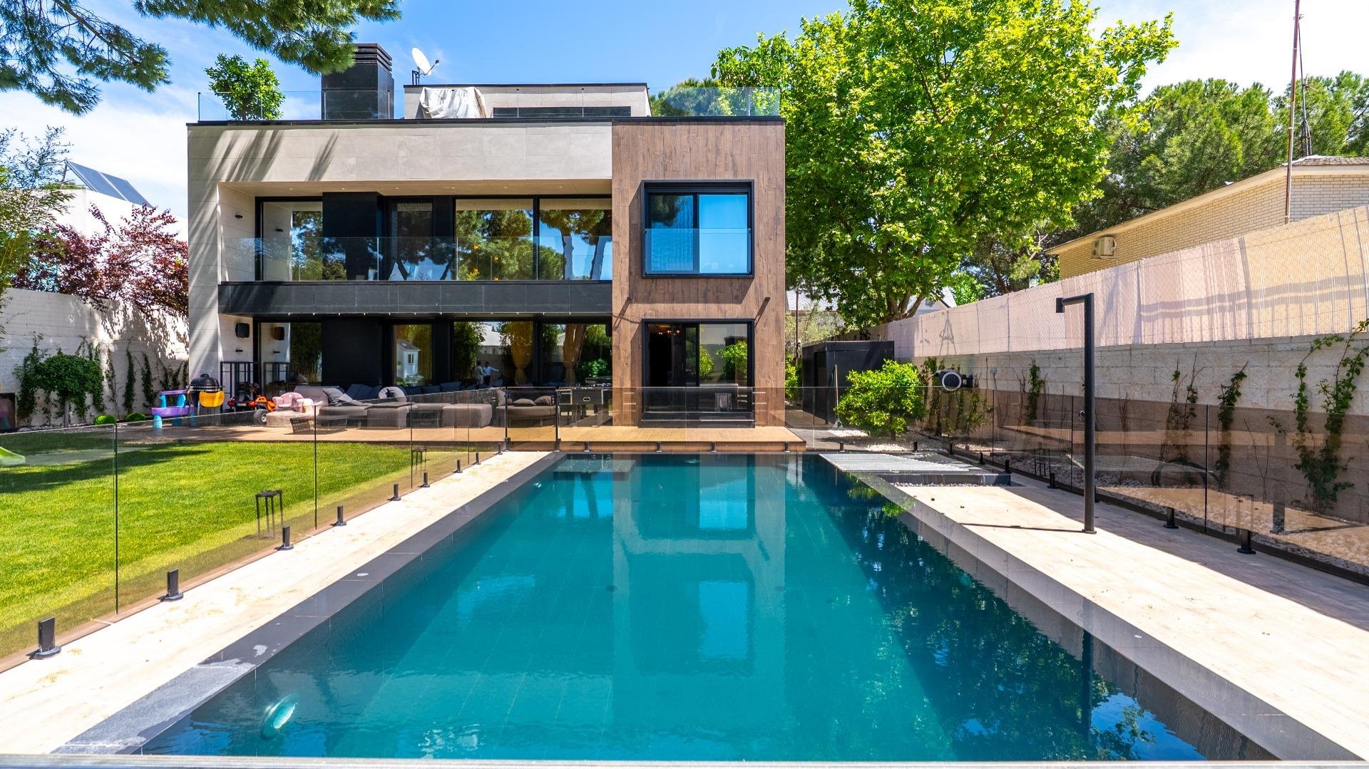 Huvila Pozuelo de Alarcon, Madrid, Espanja 4 makuuhuonetta, 435 m2 No. 168890