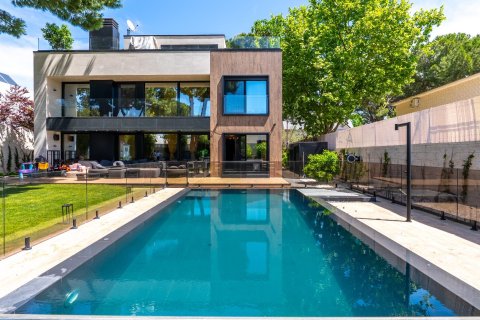 Huvila Pozuelo de Alarcon, Madrid, Espanja 4 makuuhuonetta, 435 m2 No. 168890