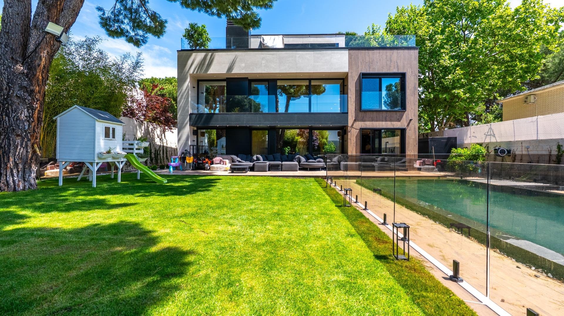 Huvila Pozuelo de Alarcon, Madrid, Espanja 4 makuuhuonetta, 435 m2 No. 168890