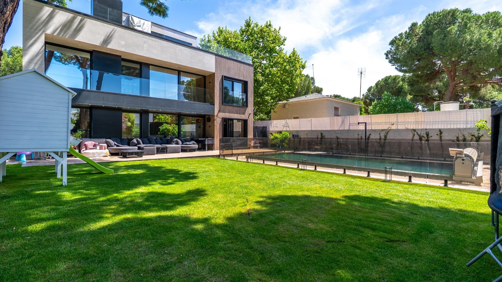 Huvila Pozuelo de Alarcon, Madrid, Espanja 4 makuuhuonetta, 435 m2 No. 168890