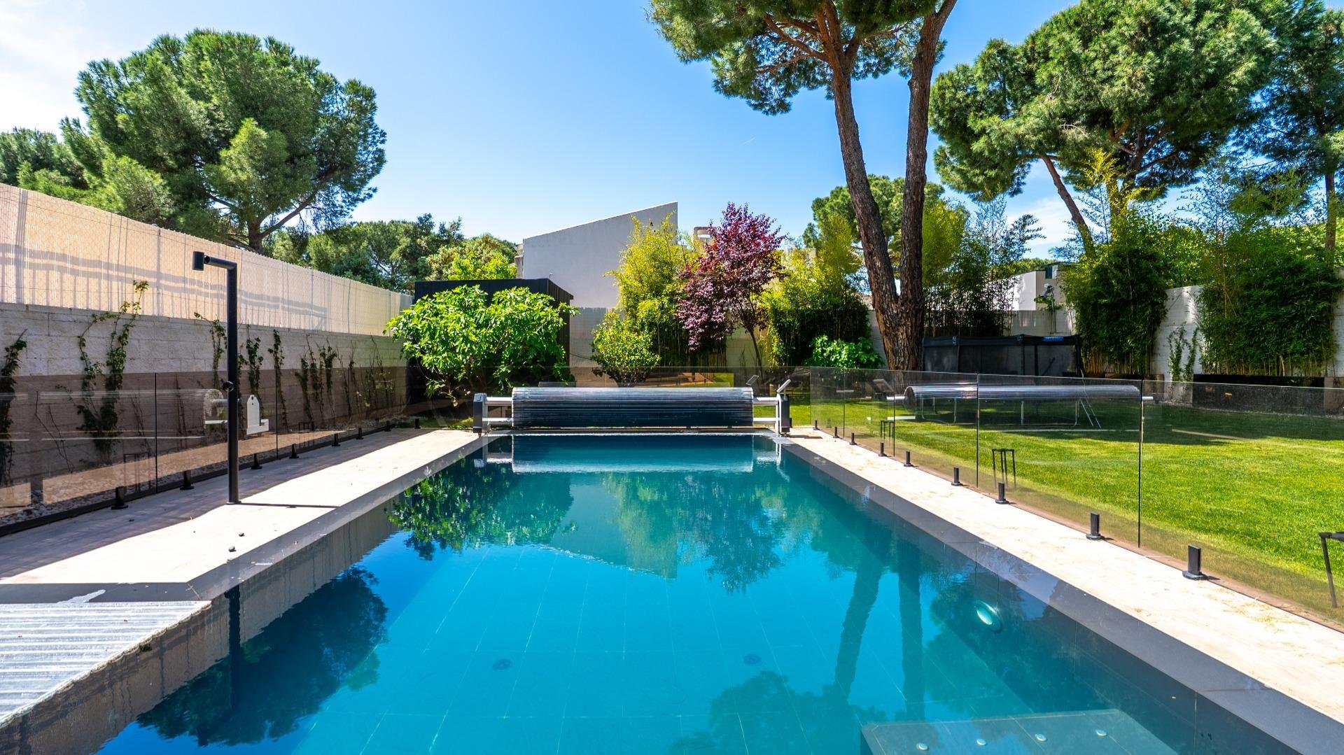 Huvila Pozuelo de Alarcon, Madrid, Espanja 4 makuuhuonetta, 435 m2 No. 168890