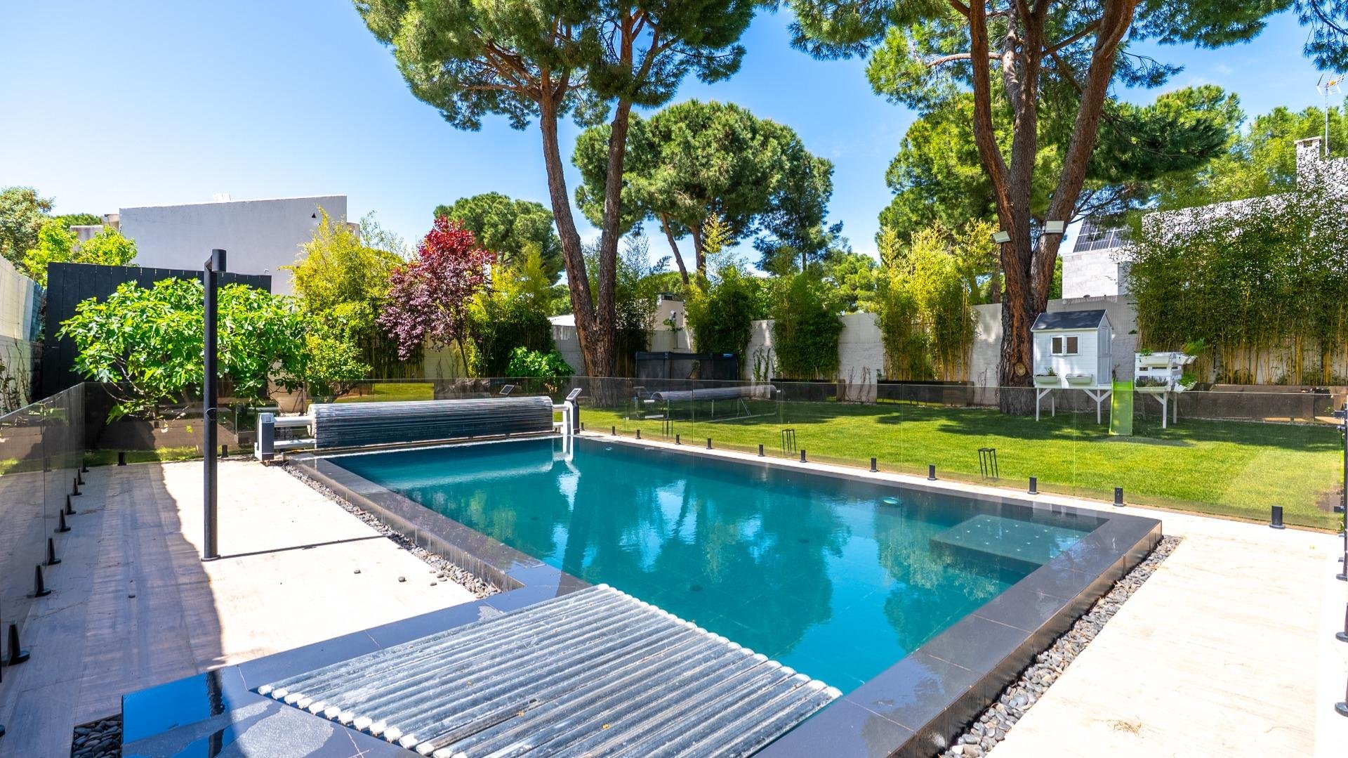 Huvila Pozuelo de Alarcon, Madrid, Espanja 4 makuuhuonetta, 435 m2 No. 168890
