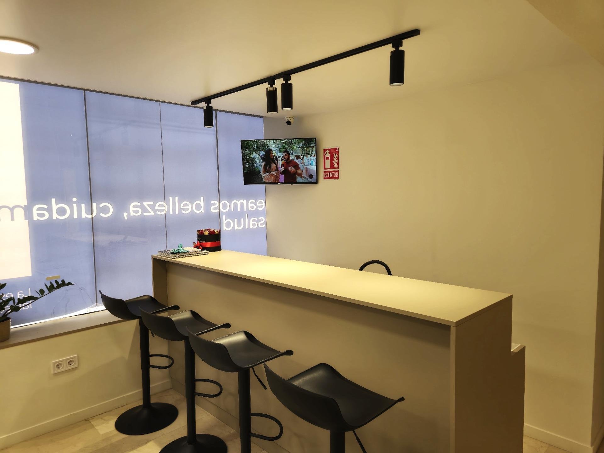 Commercial property in Alicante, Spain 6 bedrooms, 220 sq.m. No. 168891