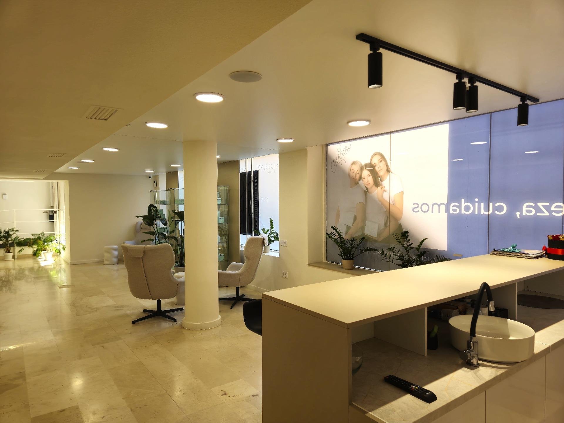 Commercial property in Alicante, Spain 6 bedrooms, 220 sq.m. No. 168891