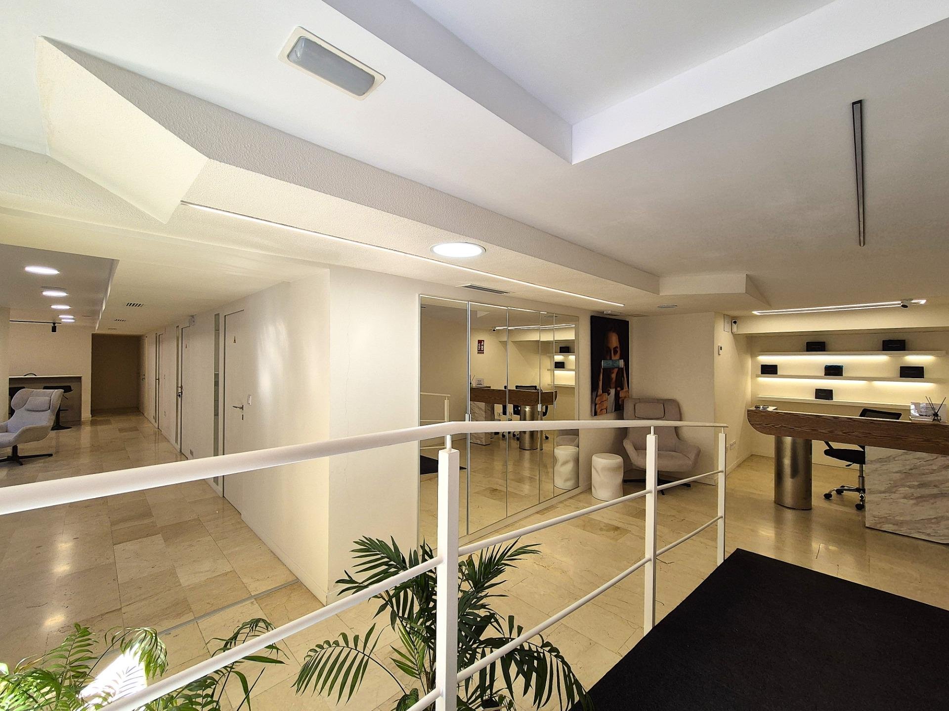 Commercial property in Alicante, Spain 6 bedrooms, 220 sq.m. No. 168891