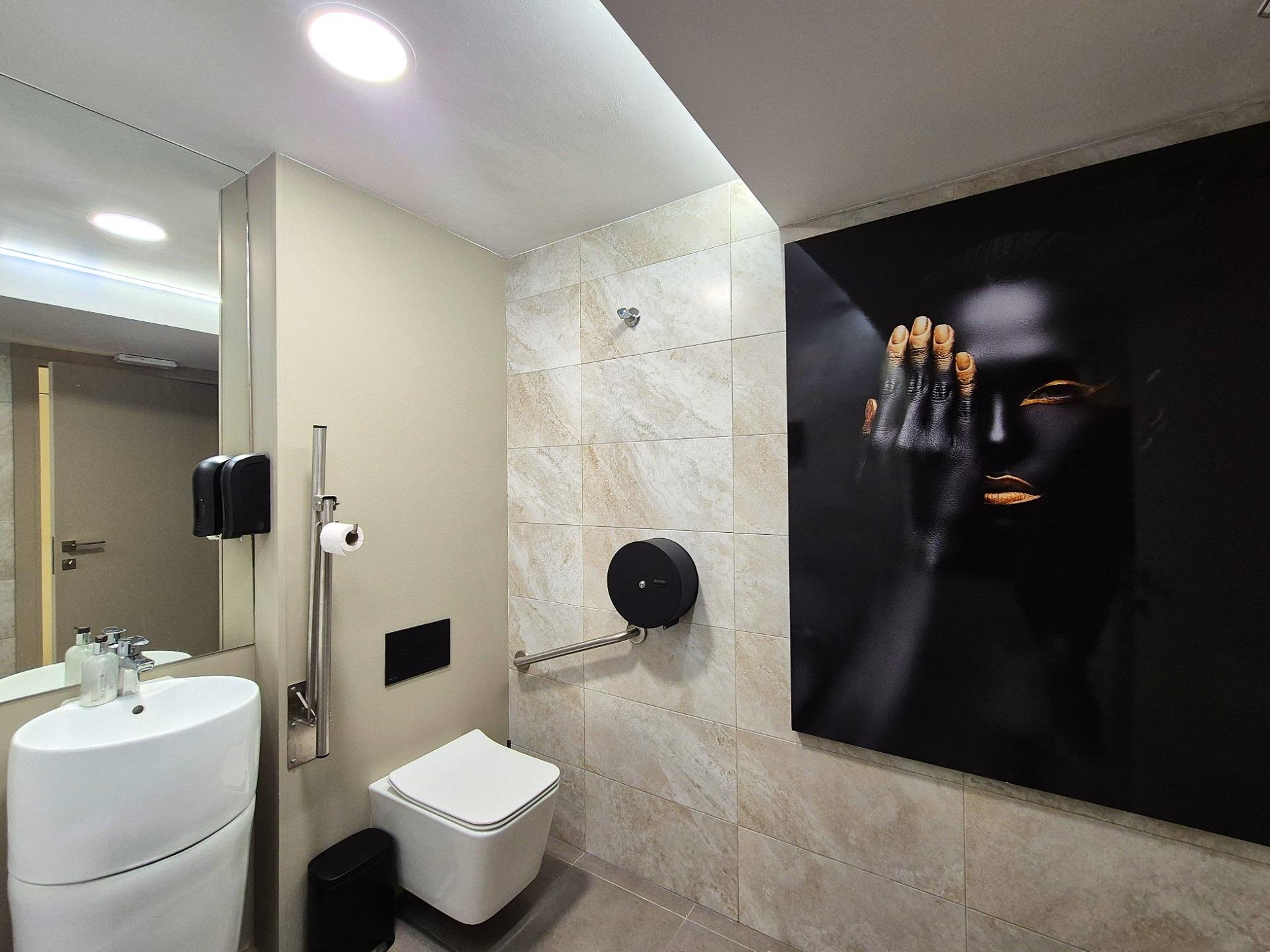 Commercial property in Alicante, Spain 6 bedrooms, 220 sq.m. No. 168891