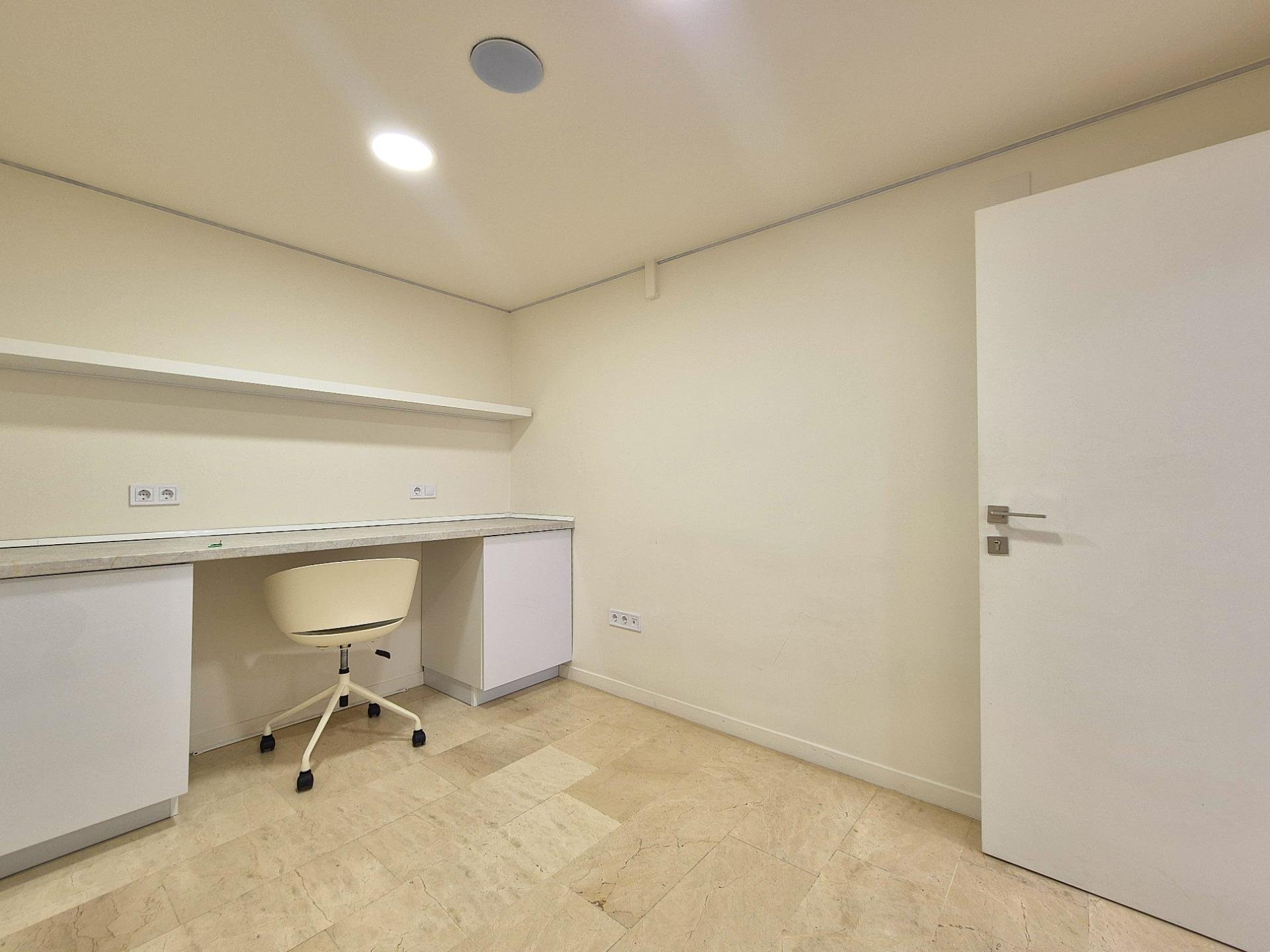 Commercial property in Alicante, Spain 6 bedrooms, 220 sq.m. No. 168891