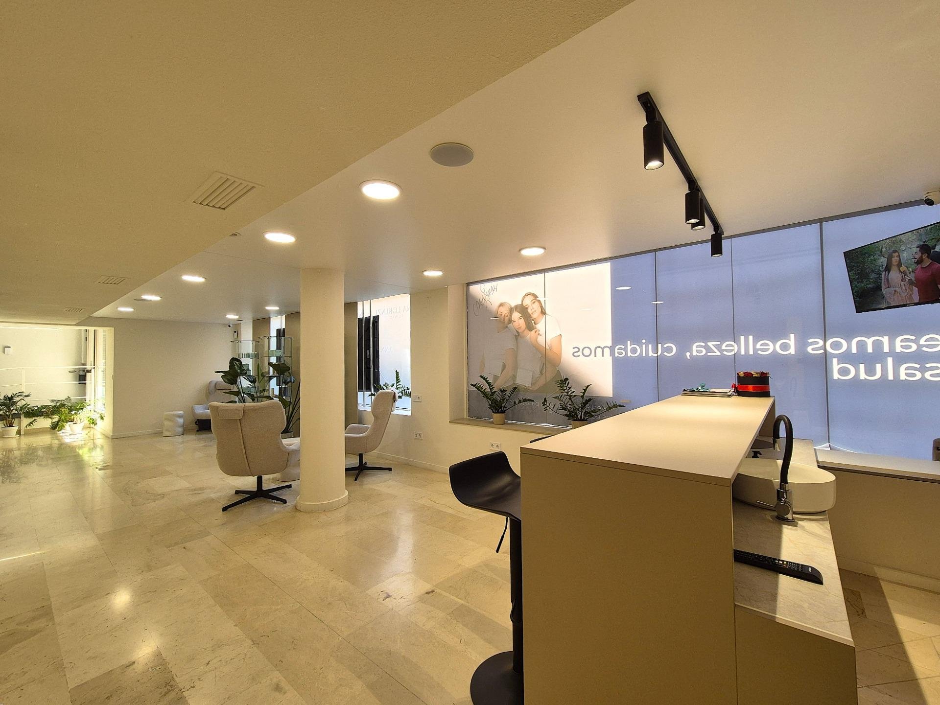 Commercial property in Alicante, Spain 6 bedrooms, 220 sq.m. No. 168891