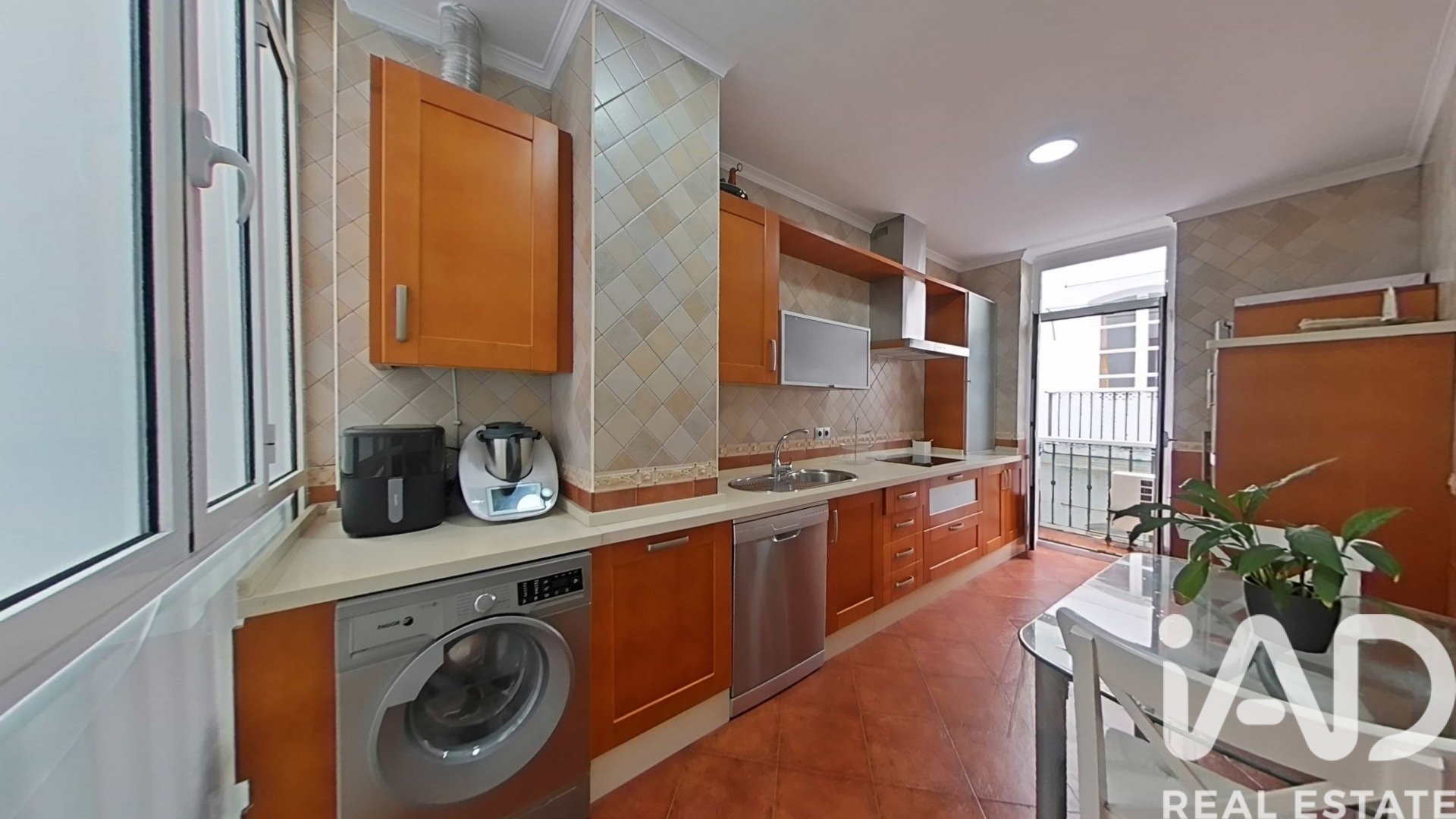Apartment in Cadiz, Spain 4 bedrooms, 130 sq.m. No. 172573