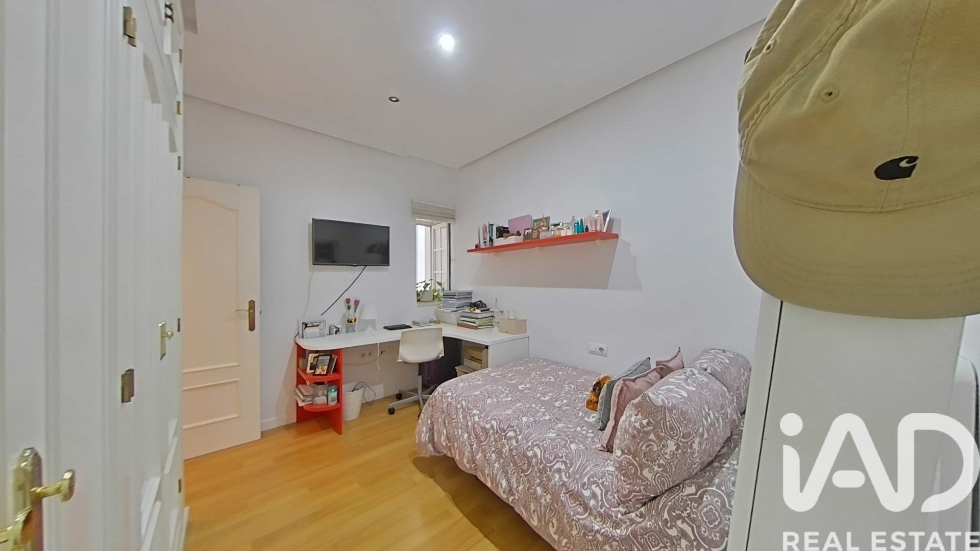 Apartment in Cadiz, Spain 4 bedrooms, 130 sq.m. No. 172573