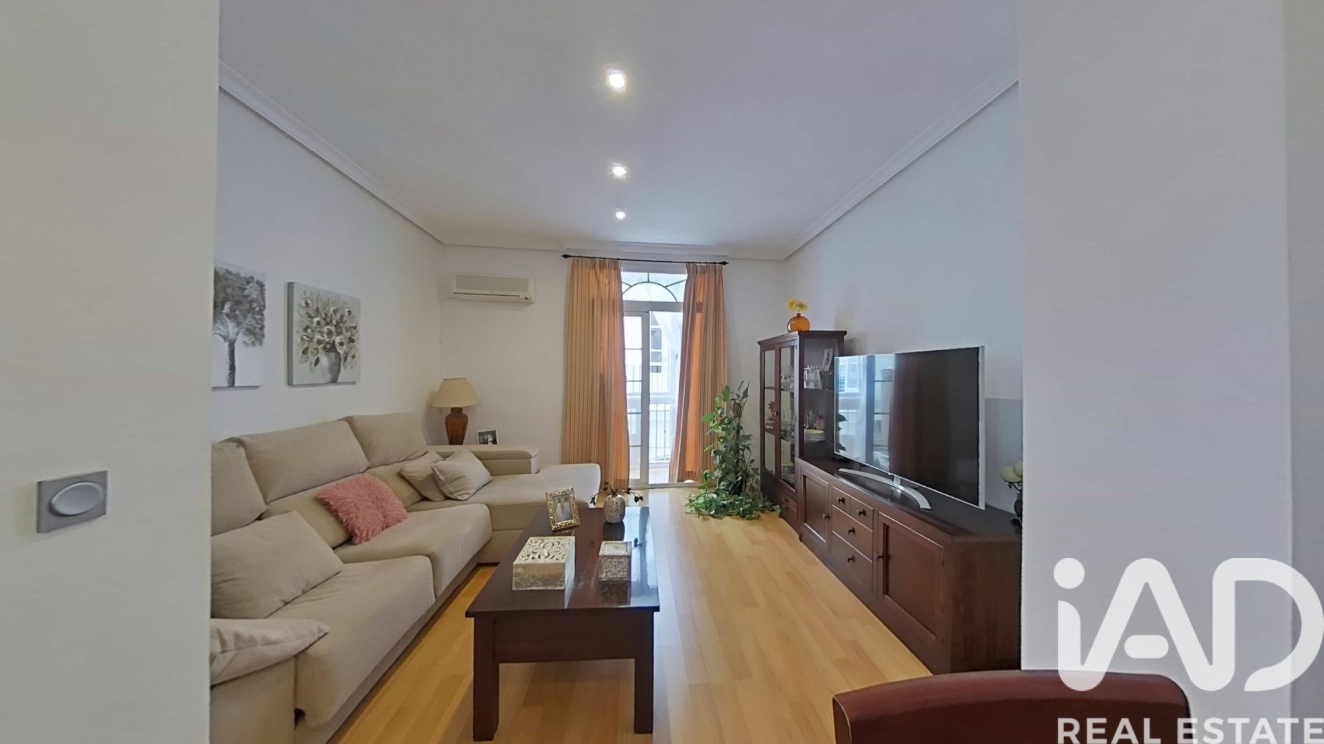 Apartment in Cadiz, Spain 4 bedrooms, 130 sq.m. No. 172573
