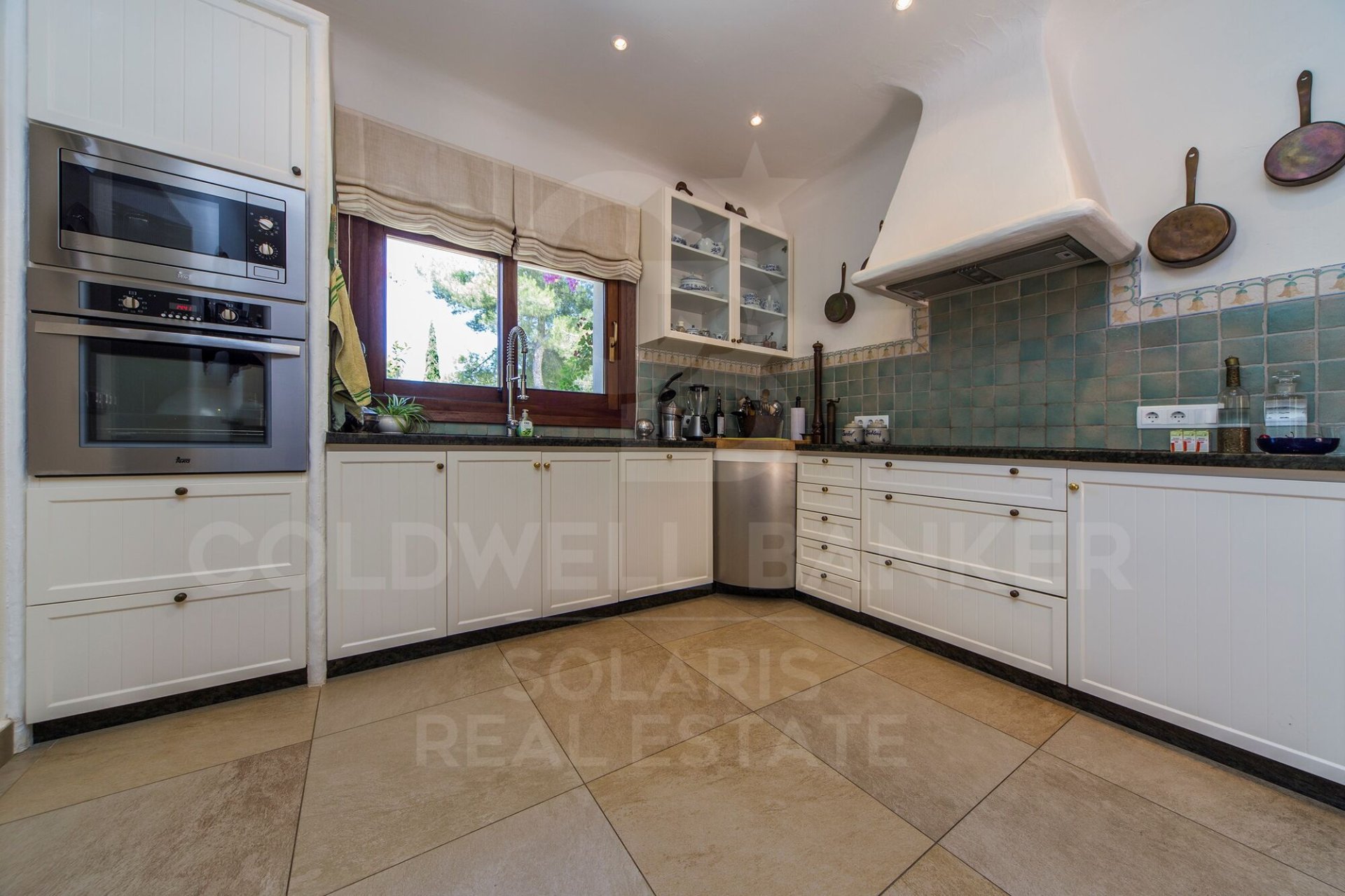 Villa in Javea, Alicante, Spain 4 bedrooms, 338 sq.m. No. 179181