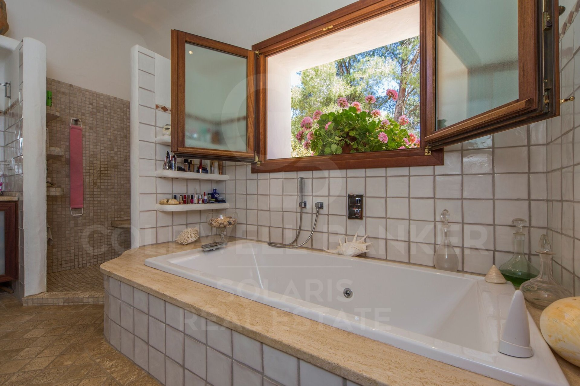 Villa in Javea, Alicante, Spain 4 bedrooms, 338 sq.m. No. 179181