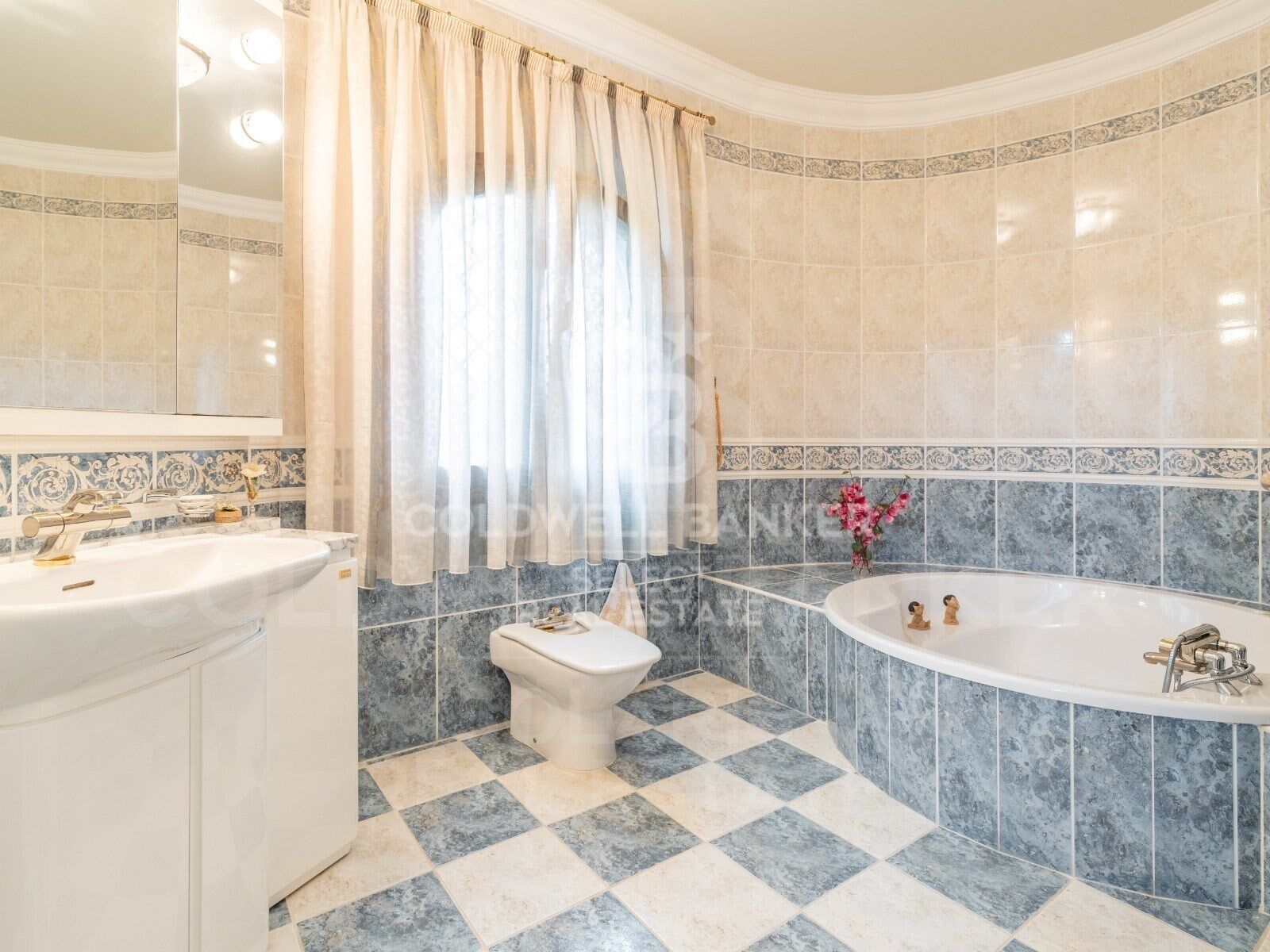 Villa in Javea, Alicante, Spain 4 bedrooms, 480 sq.m. No. 179183