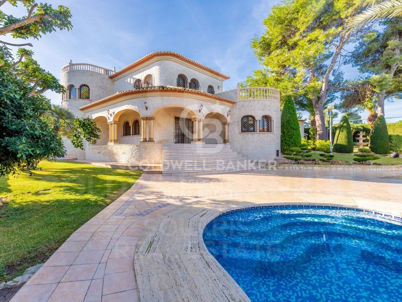 Villa in Javea, Alicante, Spain 4 bedrooms, 480 sq.m. No. 179183