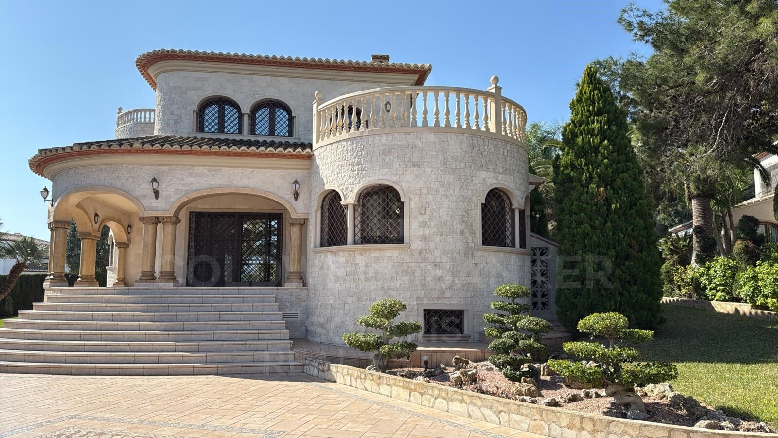 Villa in Javea, Alicante, Spain 4 bedrooms, 480 sq.m. No. 179183